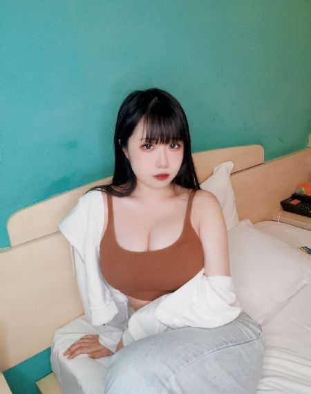 他缓慢而有力的往里挺送免费视频