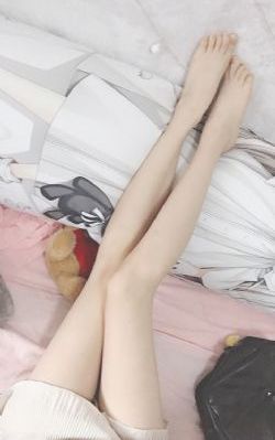 仰望半月的夜空